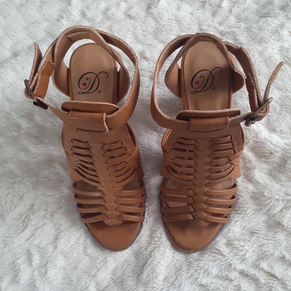 Shoes - Picture 3 of 4
